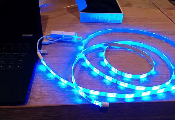 Koogeek smart usb light trip plugged into laptop blue light