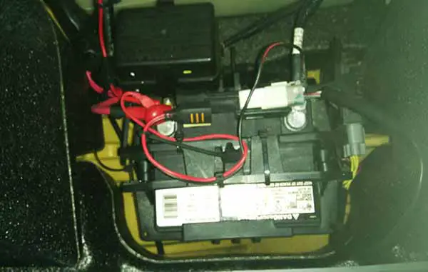 Charging a jetski Battery While Still Connected electrically 