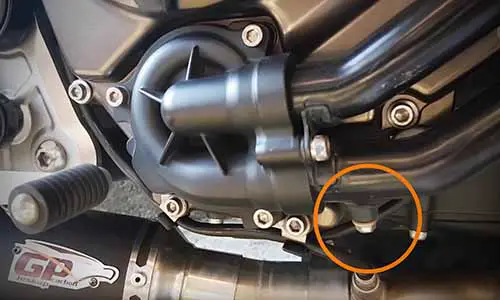 How to change the coolant on a Yamaha MT 07