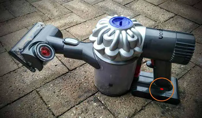 How To Fix Dyson Flashing Red Light V6 Not Charging Problem Not