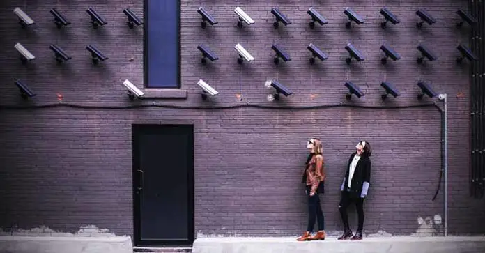 Wireless security camera for renters