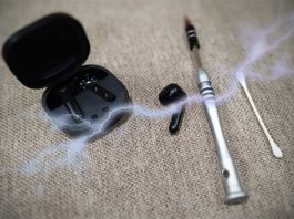 wireless earbuds not charging fix