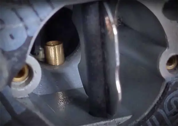 Choke internal valve on a Briggs and Stratton carburetor
