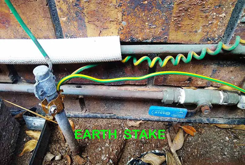 Earth stake and cables to improve floating voltages