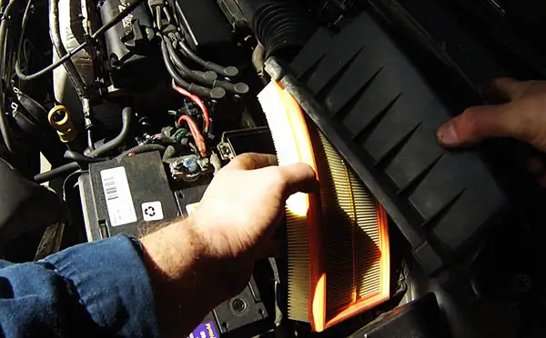 remove air filter ford focus 2003