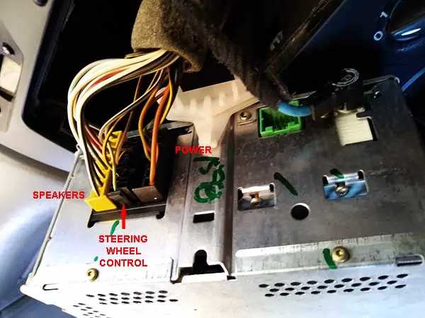 Wiring at the back of the stock ford focus stereo radio 2000-2003